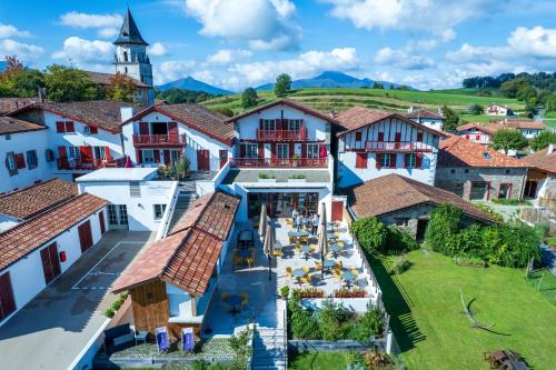 Hôtel Restaurant & Spa La Maison Oppoca - Best Hotels in Ainhoa