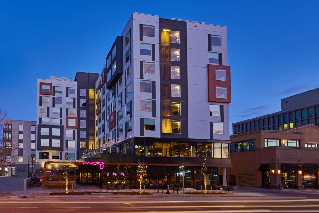 MOXY Denver Cherry Creek - Pet Friendly Hotels Denver
