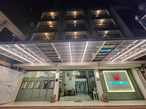 August Residence - Best Family Hotels in Bangkok