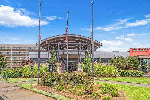 DoubleTree by Hilton Columbus - Best Parking Hotels in Georgia