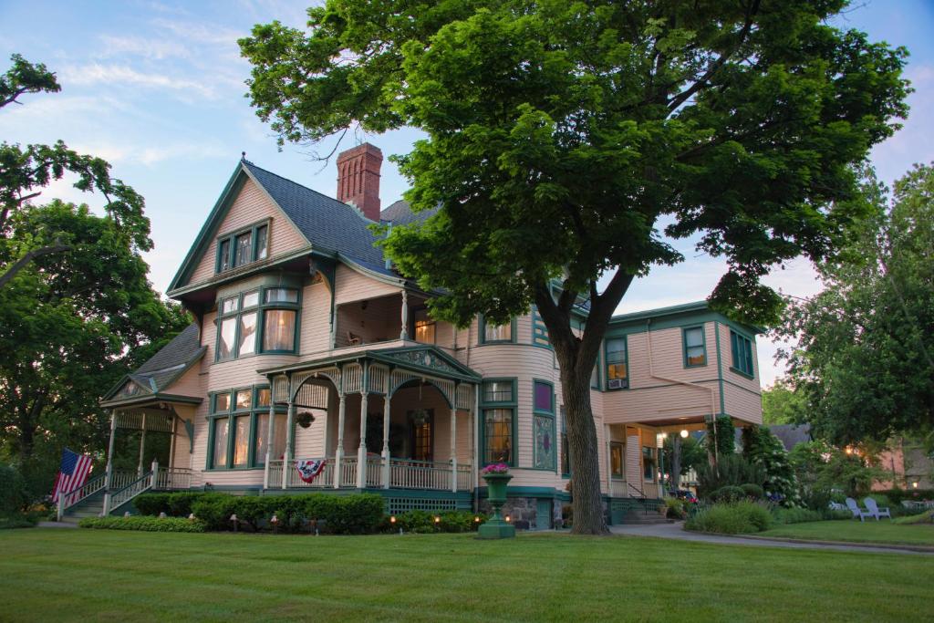 The Oliver Inn - Best Hotels in South Bend