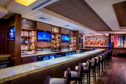 Philadelphia Airport Marriott - Best Hotels with Airport Shuttle Service in Philadelphia, PA