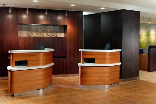 Courtyard by Marriott Perimeter Center - Best Pool Hotels in Atlanta, GA