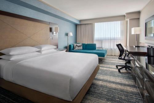 Boston Marriott Burlington - Best Pool Hotels in Boston, MA