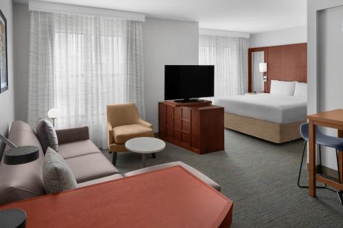 Residence Inn Los Angeles Burbank/Downtown - Best Hotels with Free Breakfast in Los Angeles, CA