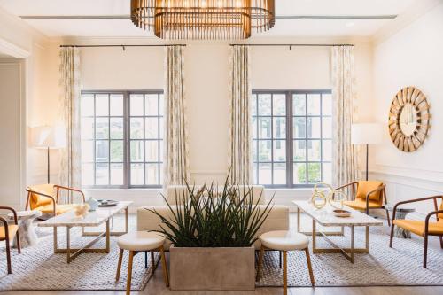 The Lindy Renaissance Charleston Hotel - Best Hotels in Charleston, SC
