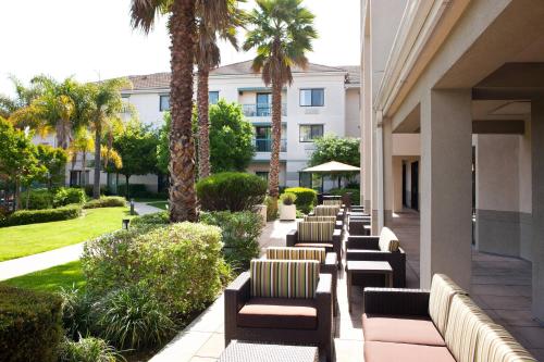 Courtyard by Marriott Oakland Airport - Best Fitness Hotels in Oakland, CA