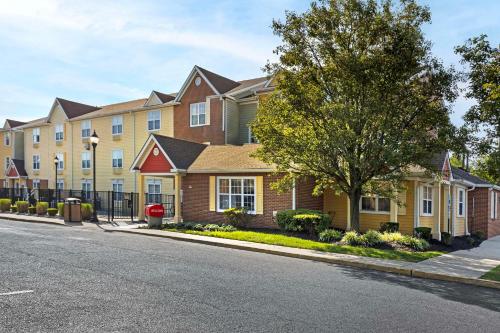 MainStay Suites Mt Laurel - Philadelphia - Best Hotels with Free Breakfast in Philadelphia, PA