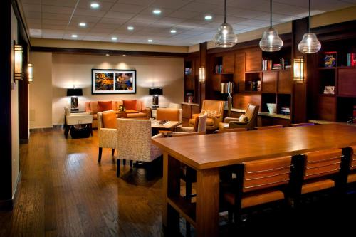 Trumbull Marriott Shelton - Best Pool Hotels in Connecticut