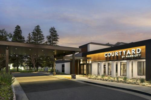 Courtyard by Marriott Bakersfield - Best Business Hotels in Bakersfield, CA