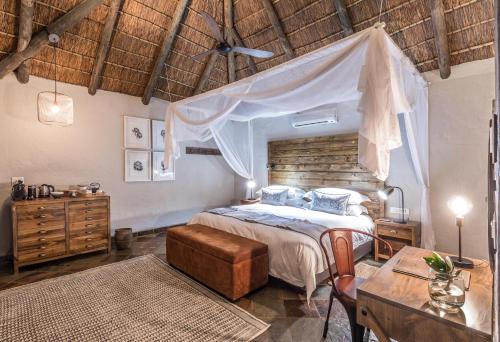 Lalibela Game Reserve - Inzolo Lodge - Best Hotels Eastern Cape