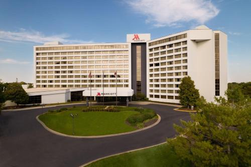 Marriott Kansas City Overland Park - Best Pool Hotels in Kansas