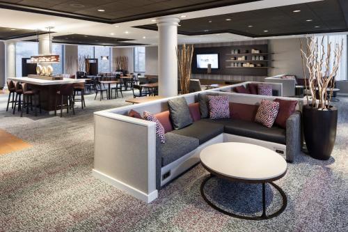 Courtyard Alexandria Old Town/Southwest - Best Courtyard by Marriott Hotels in Virginia