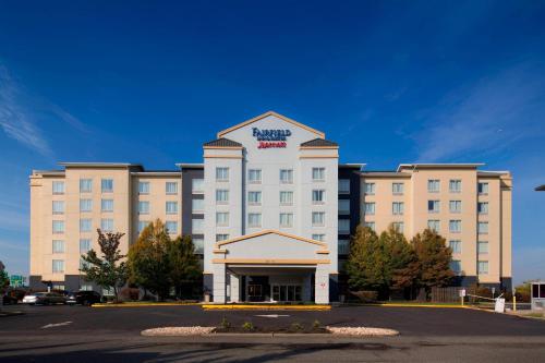 Fairfield Inn & Suites by Marriott Newark Liberty International Airport - Best Hotels in Newark, NJ