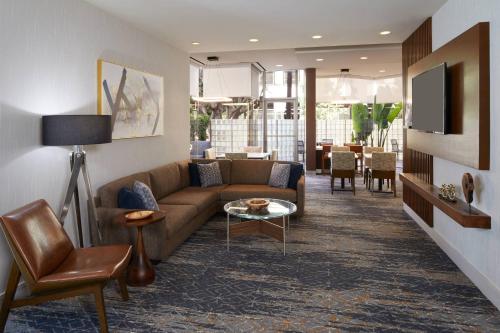 Courtyard by Marriott Los Angeles LAX/Century Boulevard - Best Hotels with Airport Shuttle Service in Los Angeles, CA