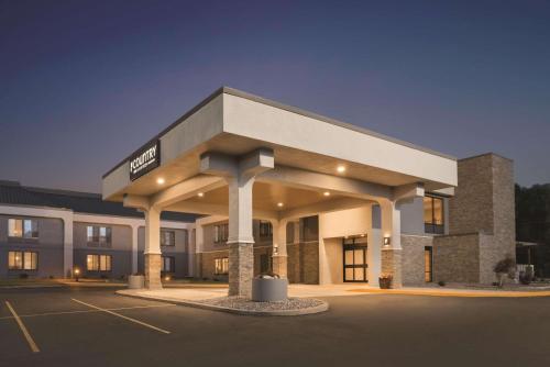 Country Inn & Suites by Radisson, La Crosse, WI - Best Hotels in La Crosse, WI
