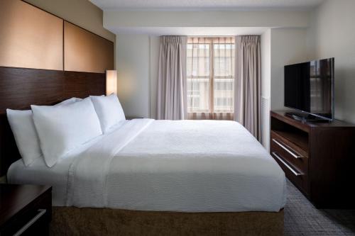 Residence Inn Washington, DC/Dupont Circle - Best Pool Hotels in Washington, D.C.