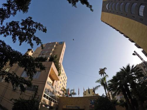 Cosmopolitan Hotel - Best Pool Hotels in Lebanon