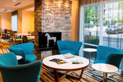Fairfield Inn & Suites by Marriott Atlanta Perimeter Center - Best Parking Hotels in Atlanta, GA