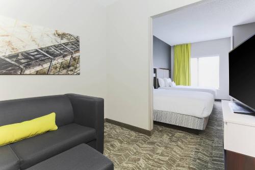 suite hotels in Bastrop