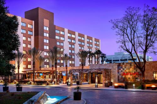 Los Angeles Marriott Burbank Airport - Best Hotels with Airport Shuttle Service in Los Angeles, CA