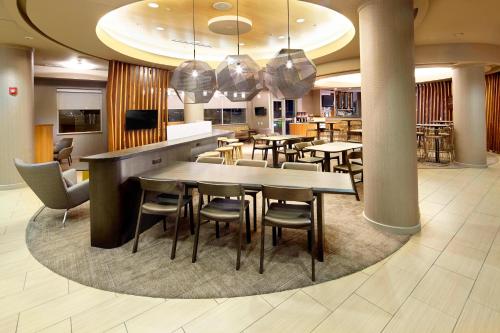 SpringHill Suites by Marriott Chicago Waukegan/Gurnee - Best Marriott Hotels in Illinois