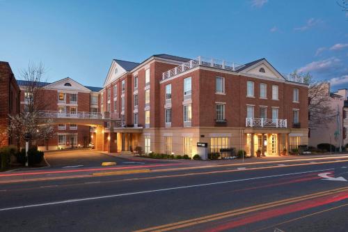 Courtyard Charlottesville - University Medical Center - Best Courtyard by Marriott Hotels in Virginia