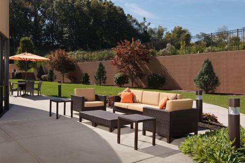 Courtyard by Marriott Harrisburg Hershey - Best Parking Hotels in Harrisburg, PA