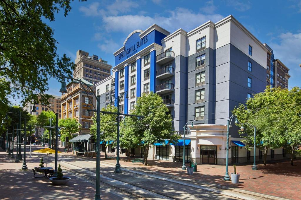 SpringHill Suites Memphis Downtown - Best Hotels with Free Breakfast in Memphis, TN