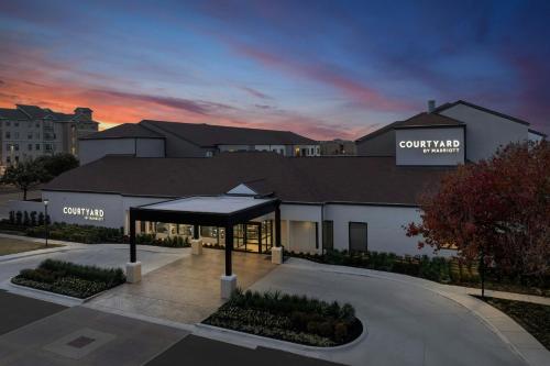 Courtyard by Marriott Waco - Best Pet-Friendly Hotels in Waco, TX