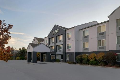 Fairfield Inn Boise Airport - Best Hotels with Airport Shuttle Service in Boise, ID