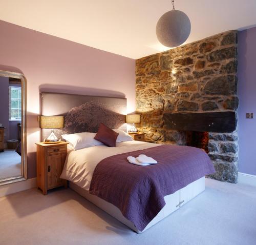 Cross Foxes - Bar Grill Rooms - Best Hotels in Wales