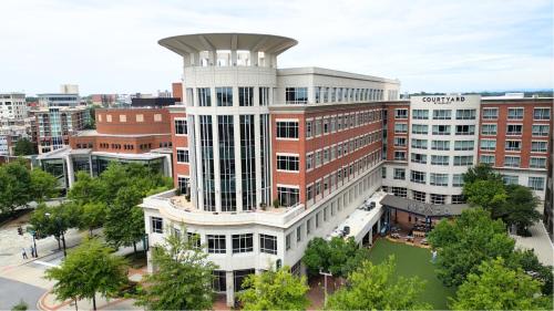 Courtyard by Marriott Greenville Downtown