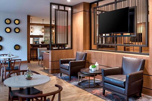 Houston Marriott Westchase - Best Pool Hotels in Houston, TX