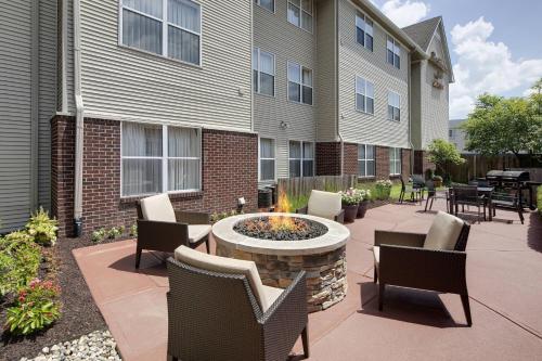 Residence Inn Indianapolis Airport - Best Hotels with Airport Shuttle Service in Indianapolis, IN
