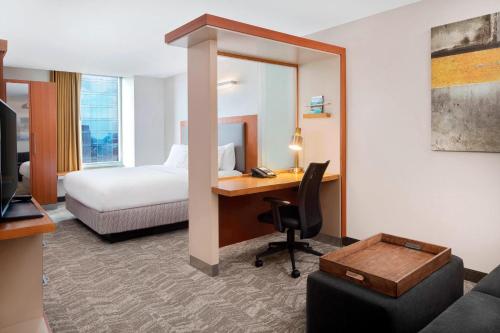 SpringHill Suites Indianapolis Downtown - Best Hotels with Free Breakfast in Indianapolis, IN