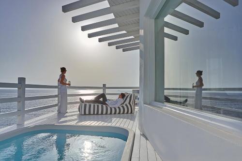 Notos Therme and Spa - Best Hotels in Santoríni