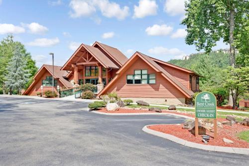 Hilton Vacation Club Bent Creek Golf Village Gatlinburg - Best Parking Hotels in Gatlinburg, TN