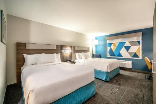 Holiday Inn Express & Suites Phoenix - Mesa West, an IHG Hotel