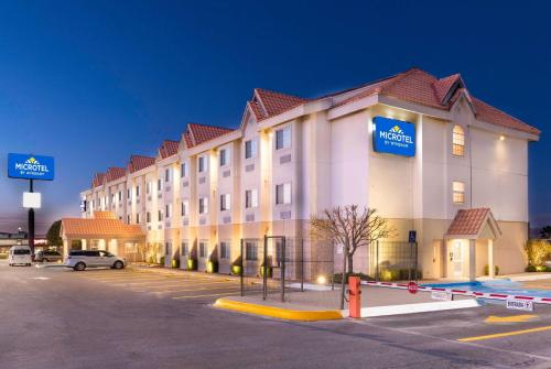 Microtel Inn & Suites by Wyndham Chihuahua - Best Hotels with Free Breakfast in Northern Mexico