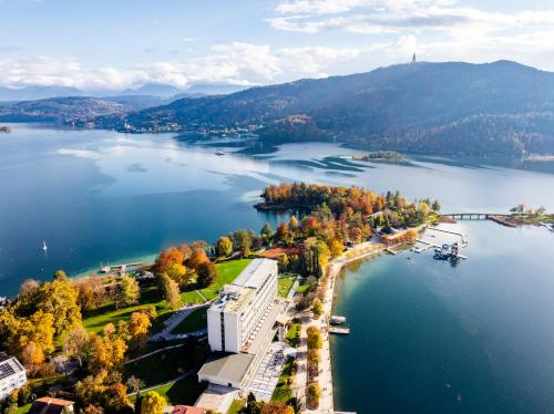 Parkhotel Pörtschach - Das Hotelresort mit Insellage am Wörthersee - Best Beach Hotels in Austria