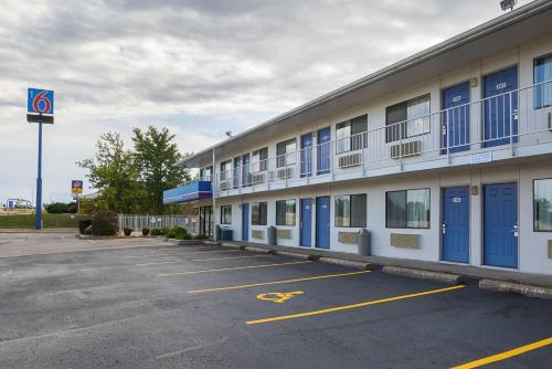 hotels with suites in Rochester