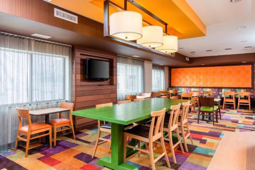 Fairfield Inn & Suites Lincoln - Best Parking Hotels in Lincoln, NE