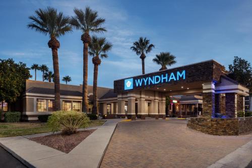 Hotel Bridgeway, a Ramada by Wyndham