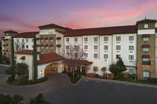 Courtyard by Marriott Paso Robles - Best Business Hotels in Paso Robles, CA