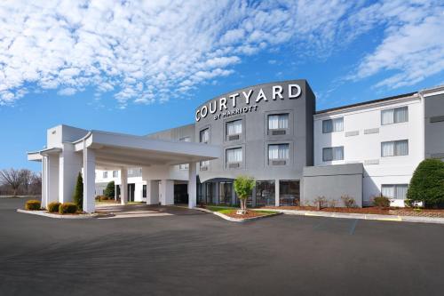 Courtyard by Marriott Johnson City - Best Marriott Hotels in Tennessee