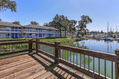Motel 6-Oakland, CA - Embarcadero - Best Parking Hotels in Oakland, CA