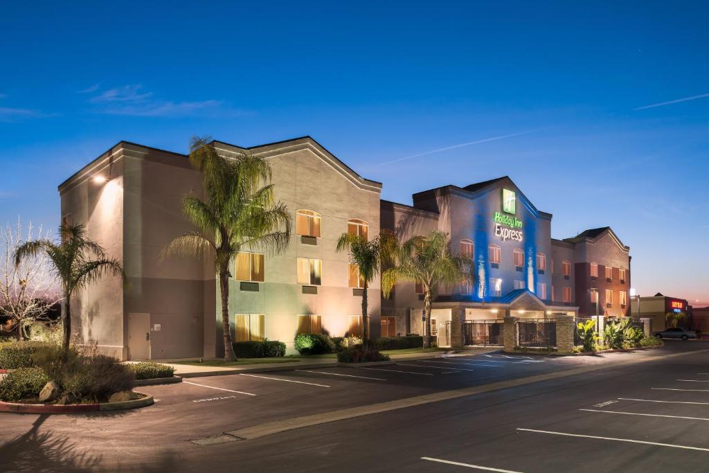 Holiday Inn Express Rocklin - Galleria Area by IHG - Best Hotels with Free Breakfast in Sacramento, CA