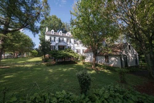 Chilton House Suites - Best Hotels in Virginia