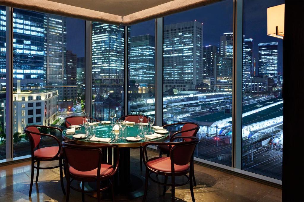 Four Seasons Hotel Tokyo at Marunouchi - Best Hotels in Tokyo